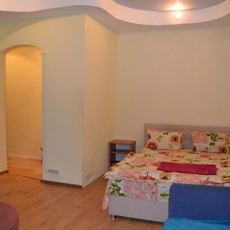 Apartment On Peremogy Square Kijów Zewnętrze zdjęcie